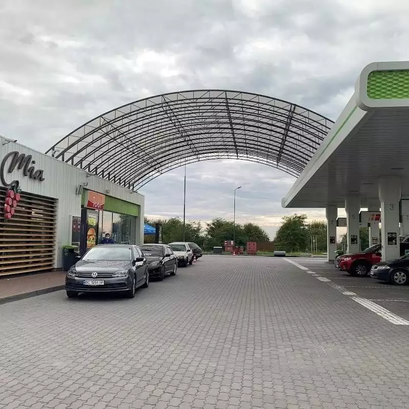 canopy-made-of-transparent-polycarbonate